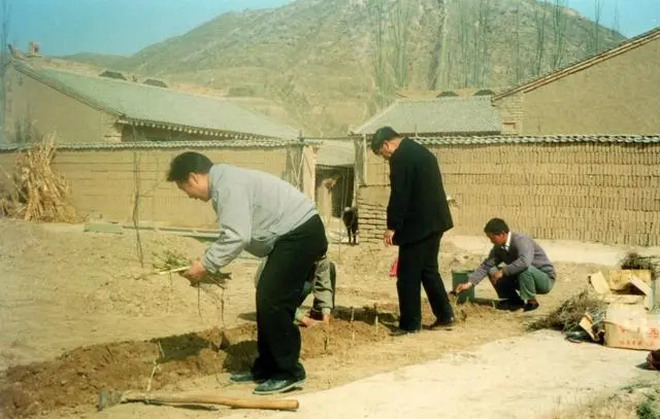 3 拷贝_缩小大小.jpg
