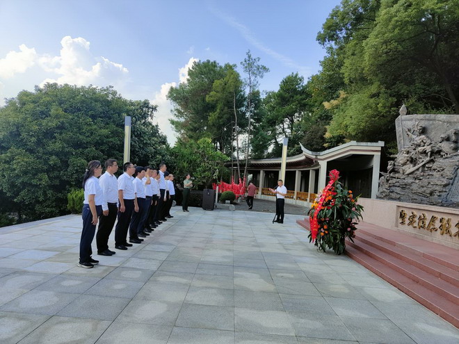 image001_缩小大小.jpg