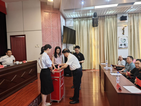 省委党史方志办召开机关党员大会 - 副本241.png