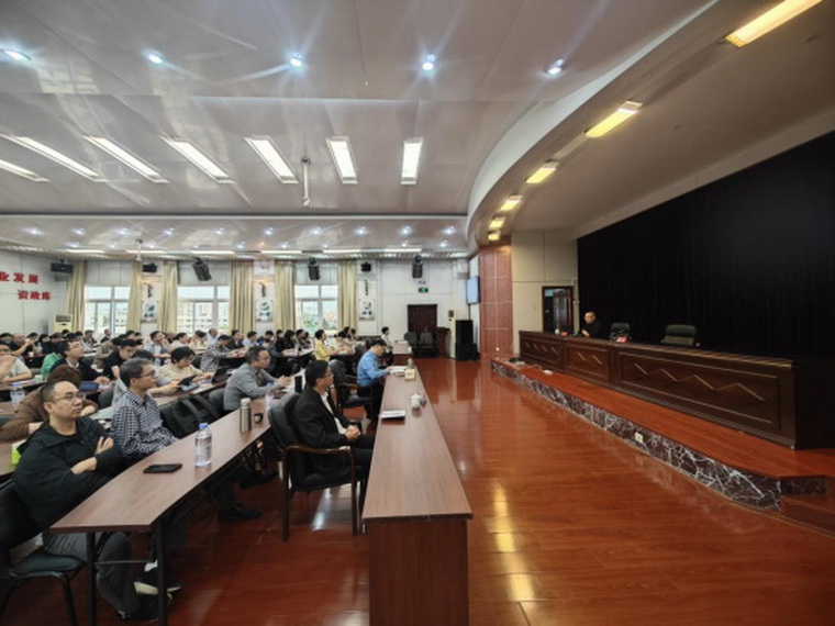 1765092144122470.jpg 省委党史方志办邀请中国人民大学杨祥银教授作口述史专题讲座422_调整大小.jpg